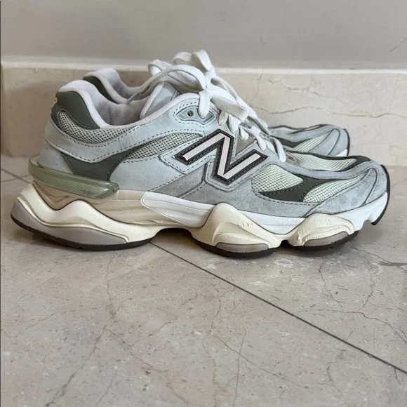 New balance 9060 women’s size 8 - Picture 2 of 8